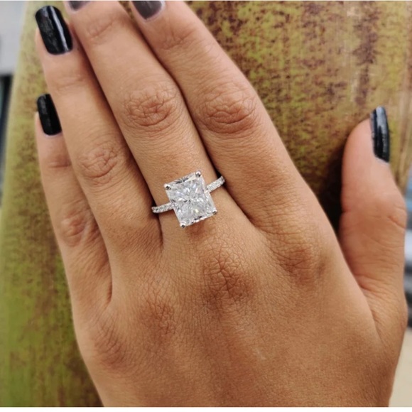 5.9 carat Radiant Cut Engagement ethically sourced 💎 ring! - Picture 6 of 6